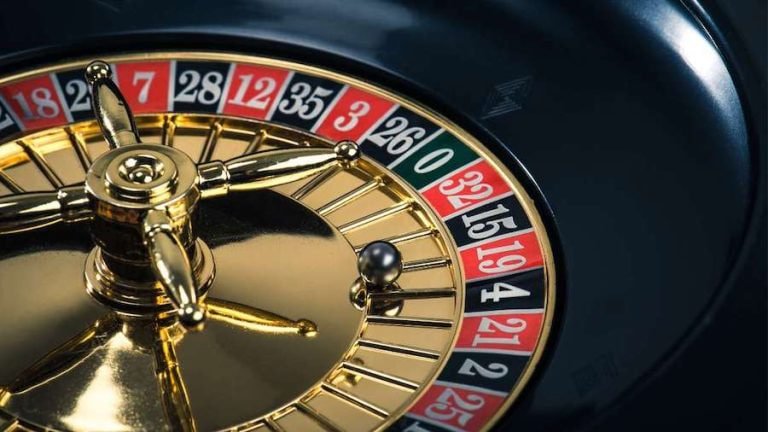 Filipino players enjoying mobile casino entertainment on smartphones